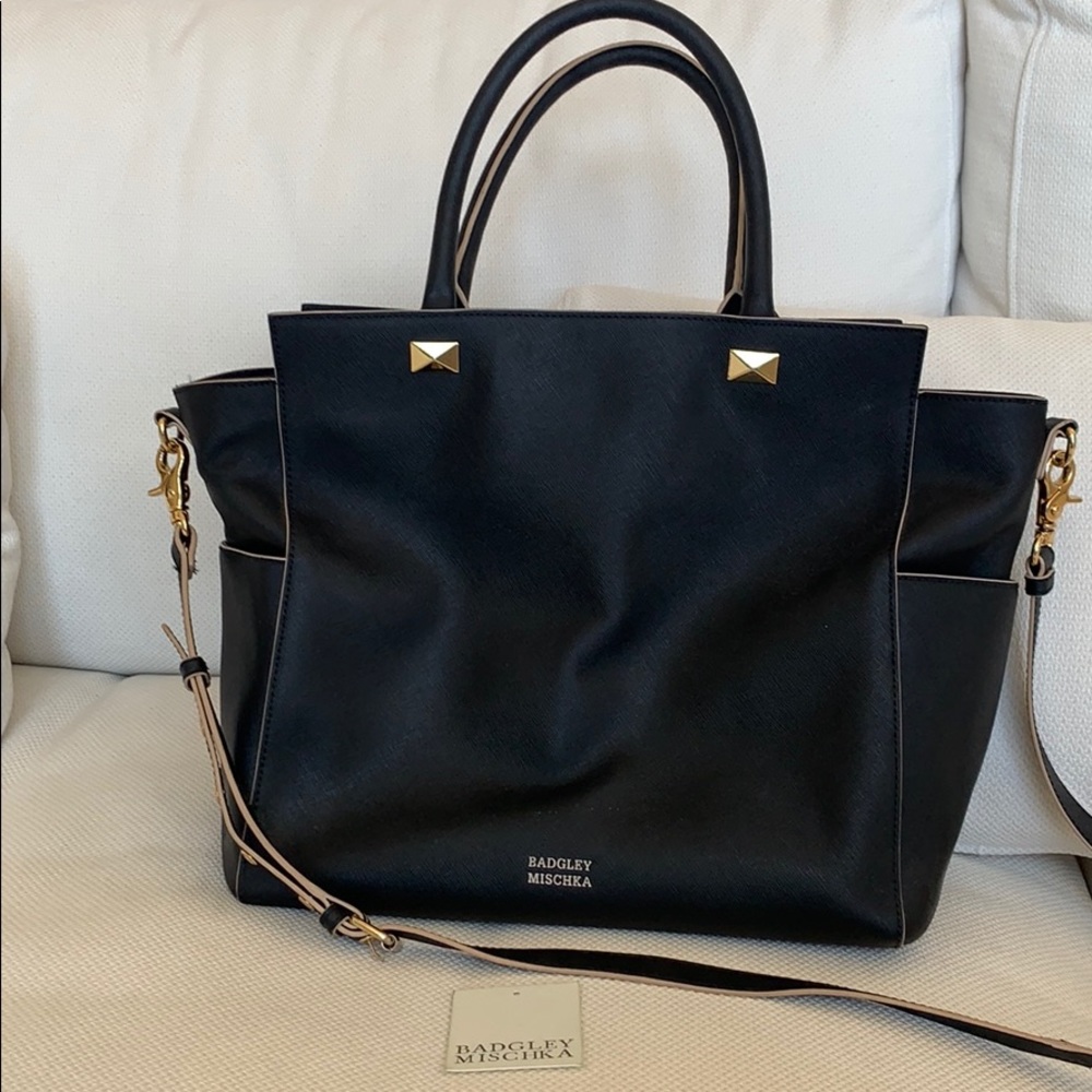 Badgley Mischka Janelle leather black handbag